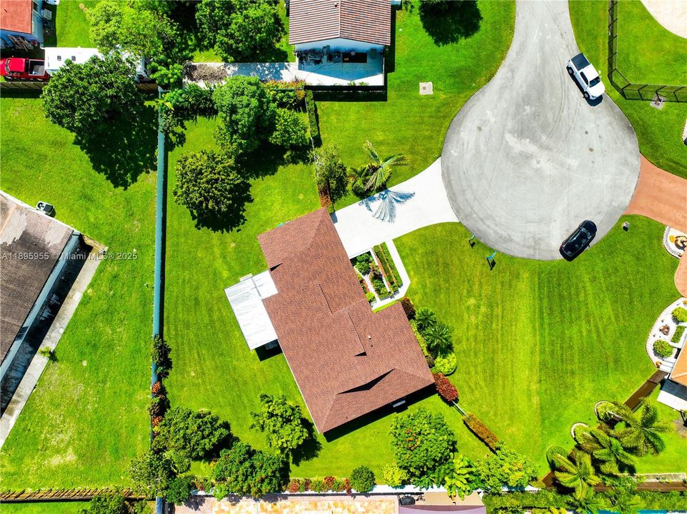 Activo con contrato: $749,900 (3 camas, 2 baños, 1799 Pies cuadrados)