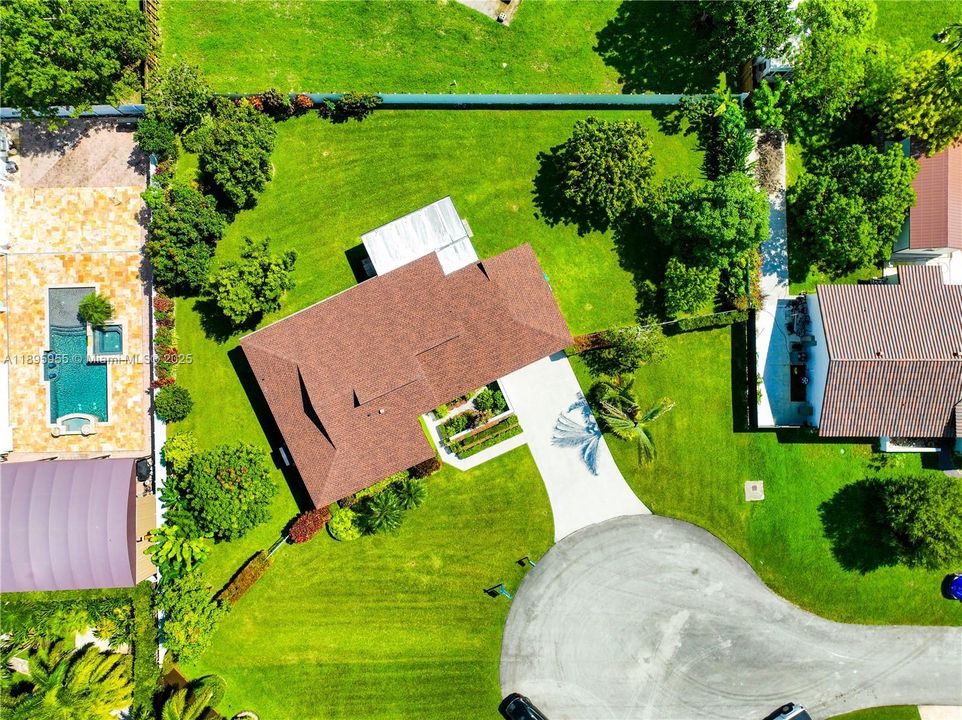 Activo con contrato: $749,900 (3 camas, 2 baños, 1799 Pies cuadrados)