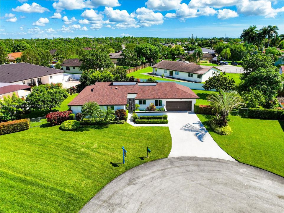 Activo con contrato: $749,900 (3 camas, 2 baños, 1799 Pies cuadrados)