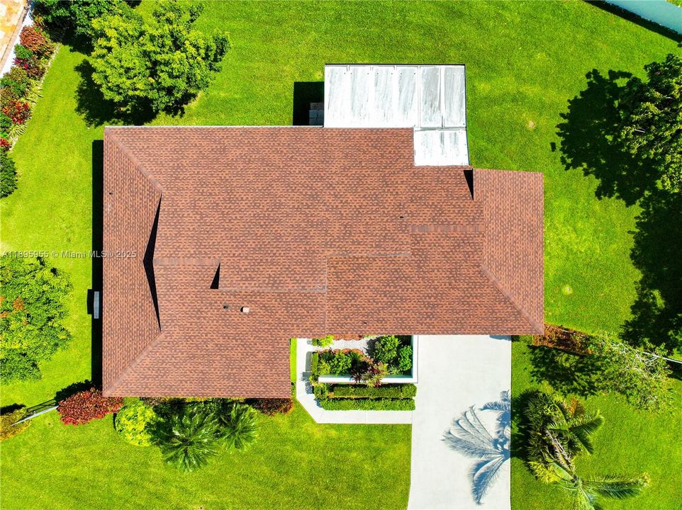 Activo con contrato: $749,900 (3 camas, 2 baños, 1799 Pies cuadrados)