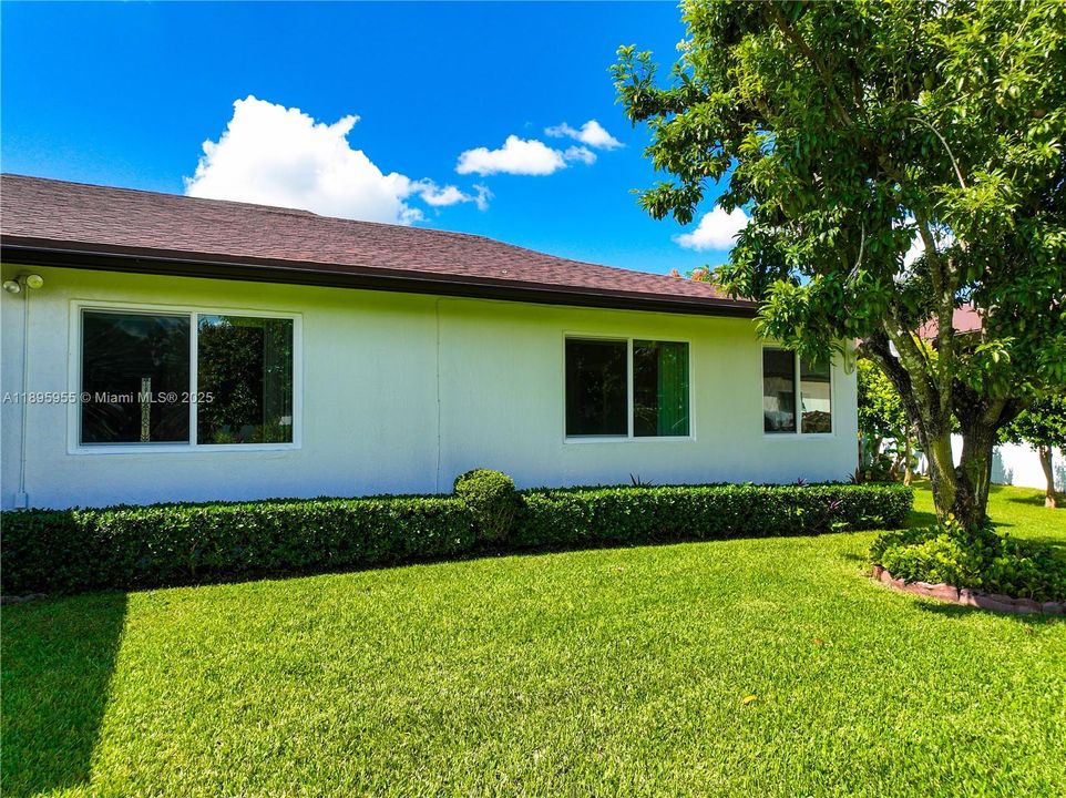 Activo con contrato: $749,900 (3 camas, 2 baños, 1799 Pies cuadrados)