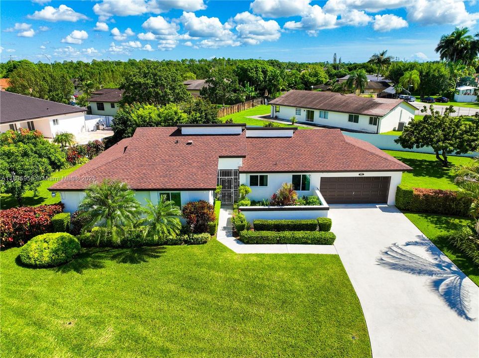 Activo con contrato: $749,900 (3 camas, 2 baños, 1799 Pies cuadrados)