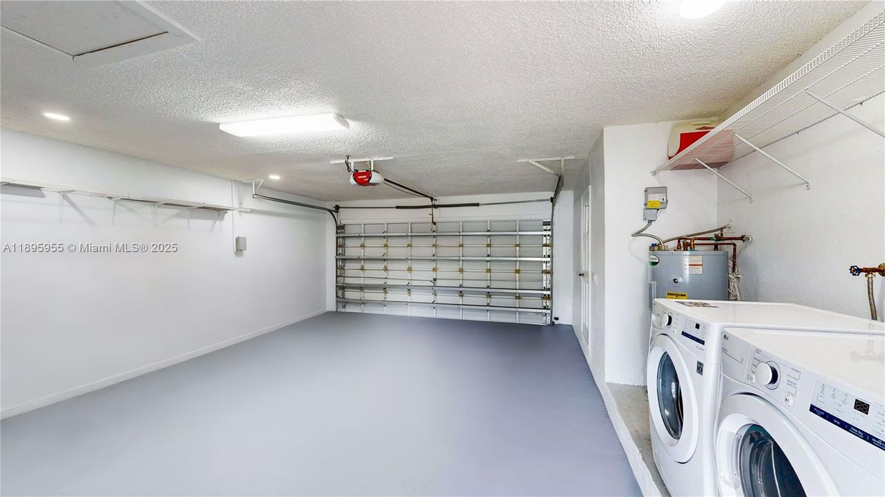 Activo con contrato: $749,900 (3 camas, 2 baños, 1799 Pies cuadrados)