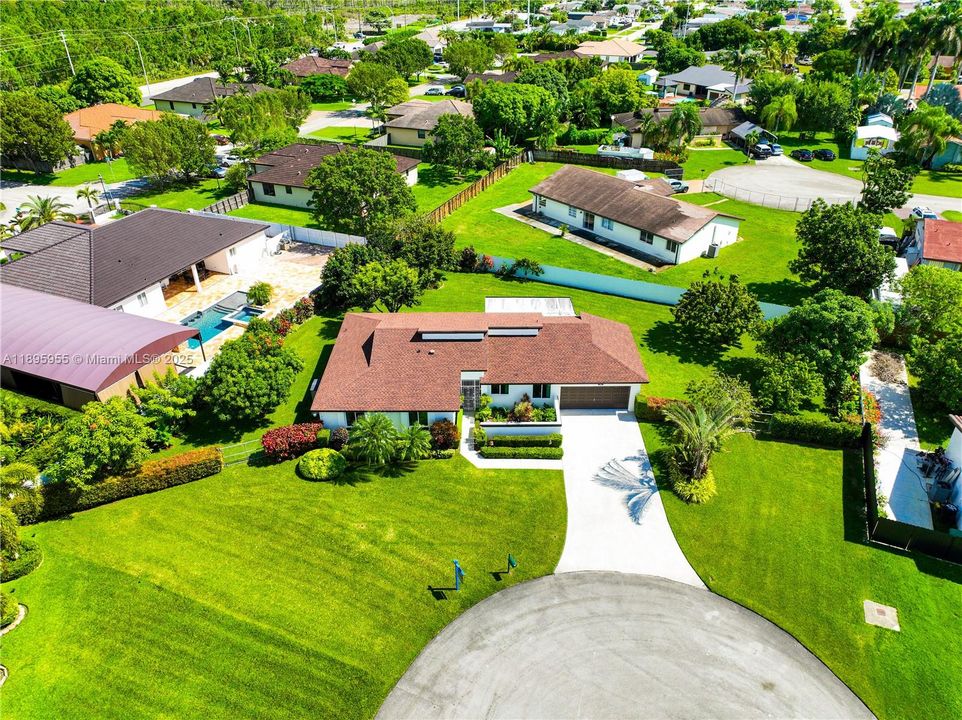 Activo con contrato: $749,900 (3 camas, 2 baños, 1799 Pies cuadrados)