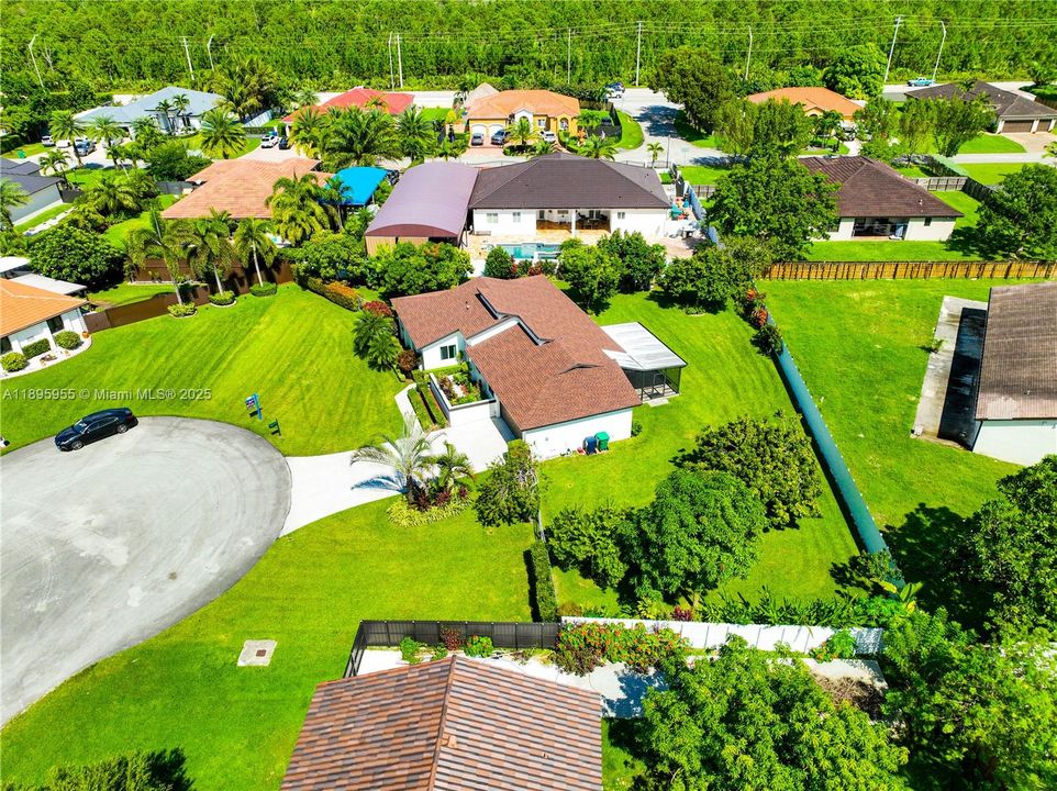 Activo con contrato: $749,900 (3 camas, 2 baños, 1799 Pies cuadrados)