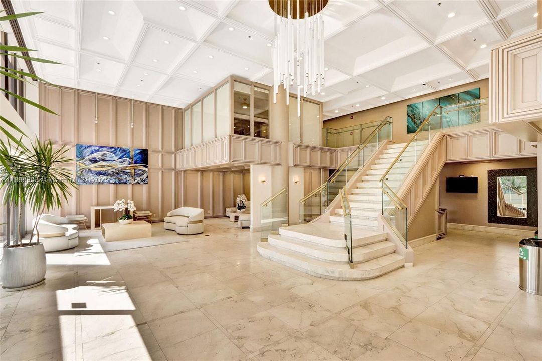 合同活跃: $1,349,000 (2 贝兹, 2 浴室, 1532 平方英尺)