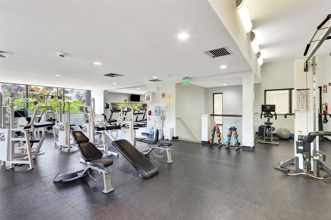 合同活跃: $1,349,000 (2 贝兹, 2 浴室, 1532 平方英尺)