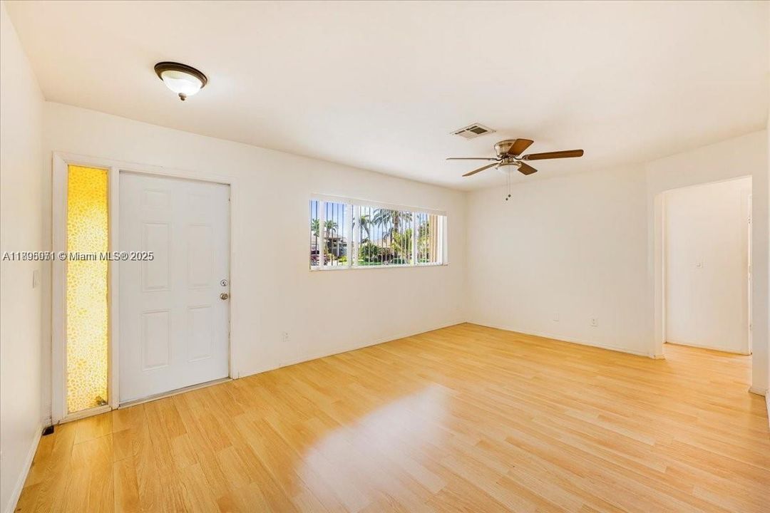 For Rent: $2,300 (3 beds, 2 baths, 0 Square Feet)