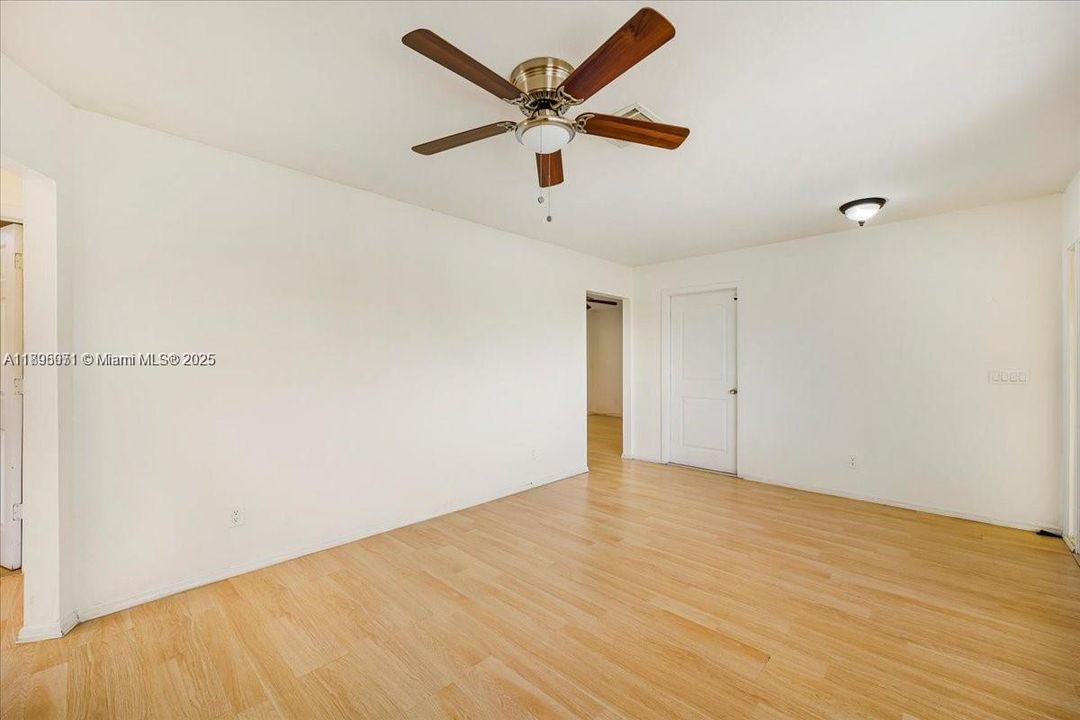 For Rent: $2,300 (3 beds, 2 baths, 0 Square Feet)