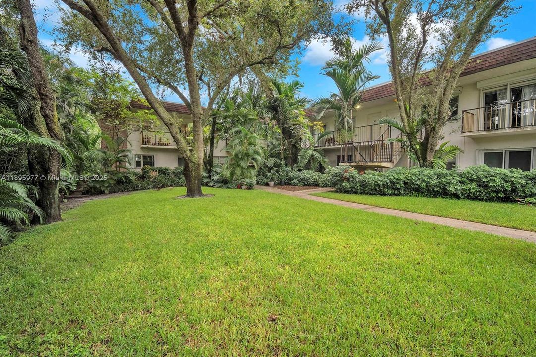 待售: $280,000 (2 贝兹, 2 浴室, 1018 平方英尺)