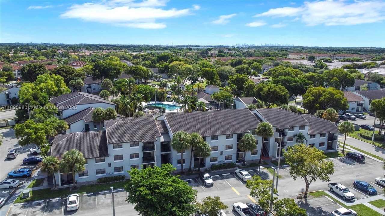 Recently Sold: $259,000 (2 beds, 2 baths, 976 Square Feet)