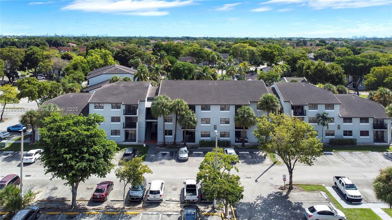 Recently Sold: $259,000 (2 beds, 2 baths, 976 Square Feet)