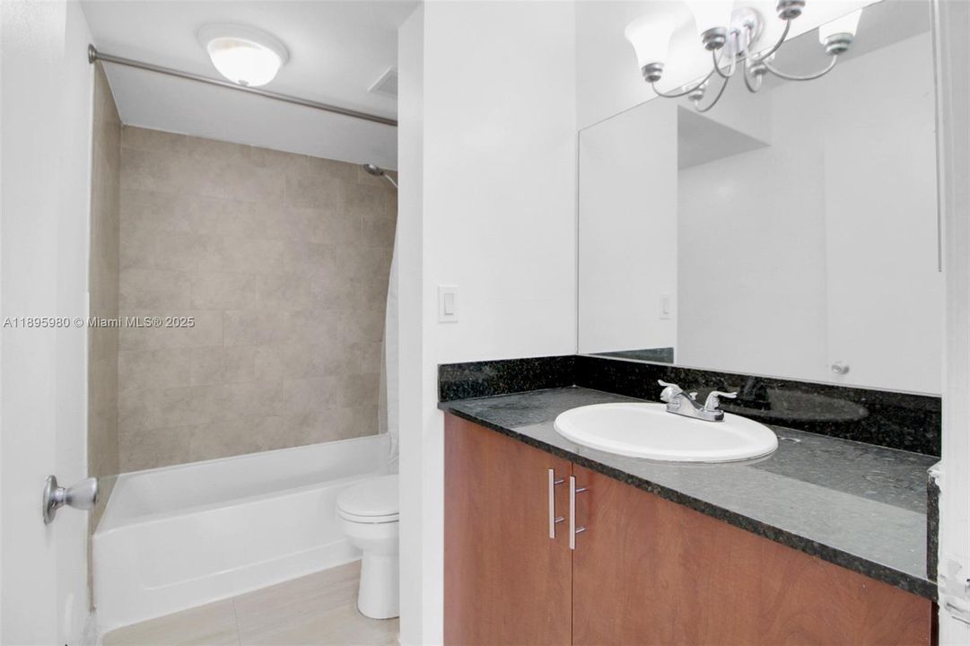 Recently Sold: $259,000 (2 beds, 2 baths, 976 Square Feet)