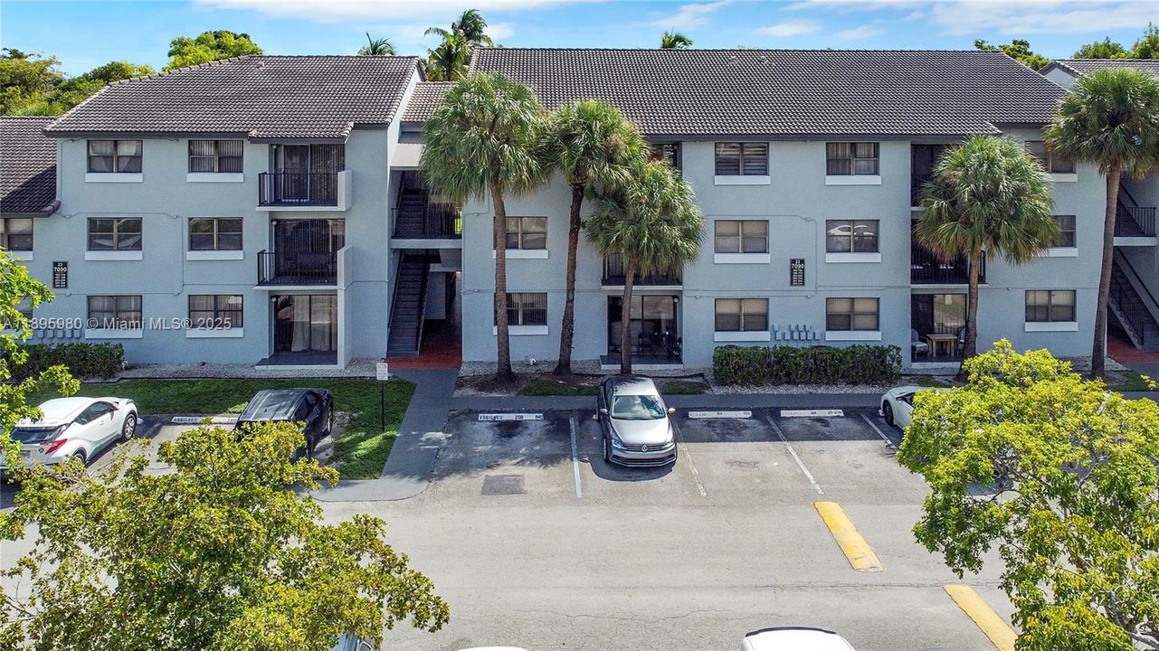 Recently Sold: $259,000 (2 beds, 2 baths, 976 Square Feet)