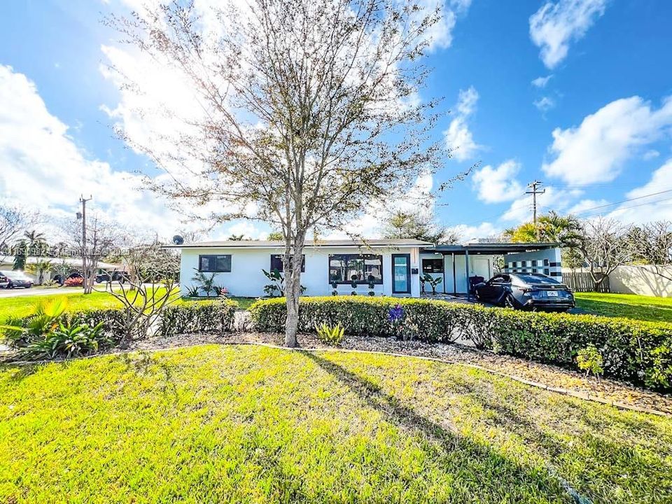 На продажу: $729,900 (3 спален, 2 ванн, 1392 Квадратных фут)