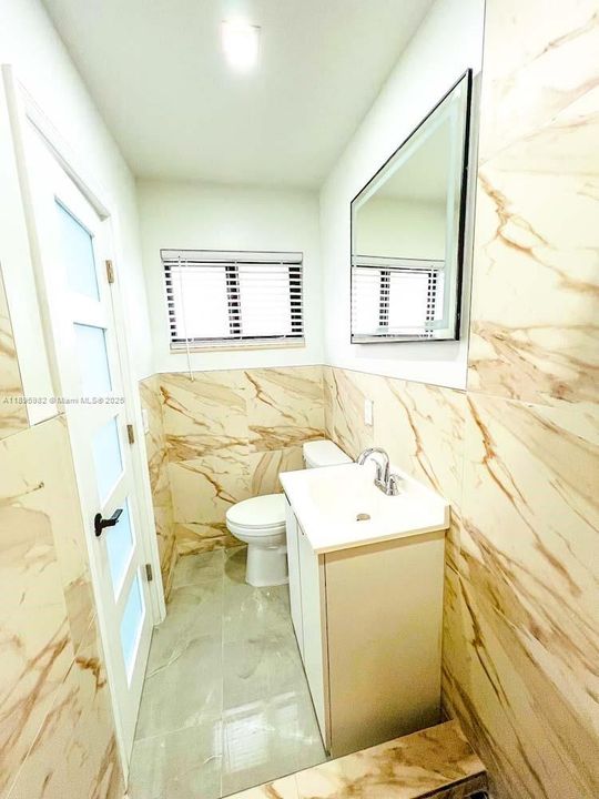 На продажу: $729,900 (3 спален, 2 ванн, 1392 Квадратных фут)