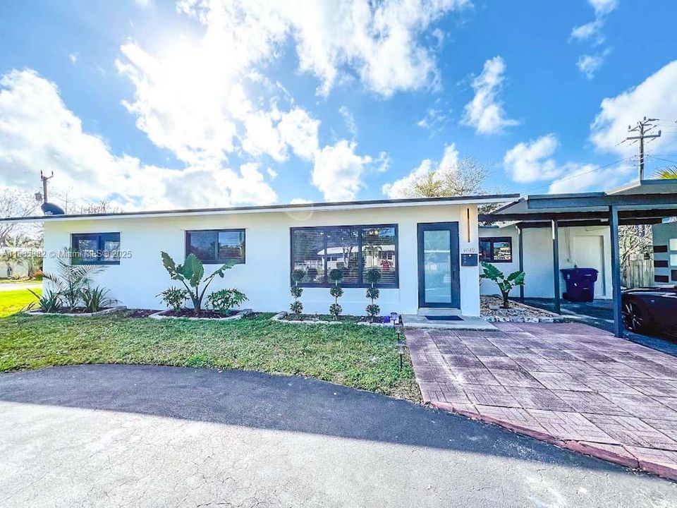 На продажу: $729,900 (3 спален, 2 ванн, 1392 Квадратных фут)