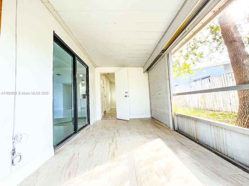 На продажу: $729,900 (3 спален, 2 ванн, 1392 Квадратных фут)