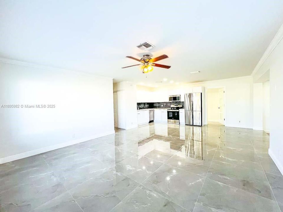 На продажу: $729,900 (3 спален, 2 ванн, 1392 Квадратных фут)