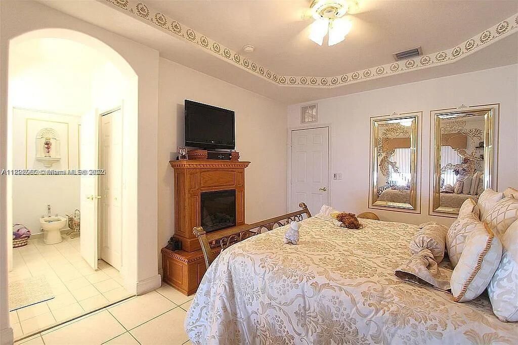 Active With Contract: $680,000 (4 beds, 2 baths, 1760 Square Feet)