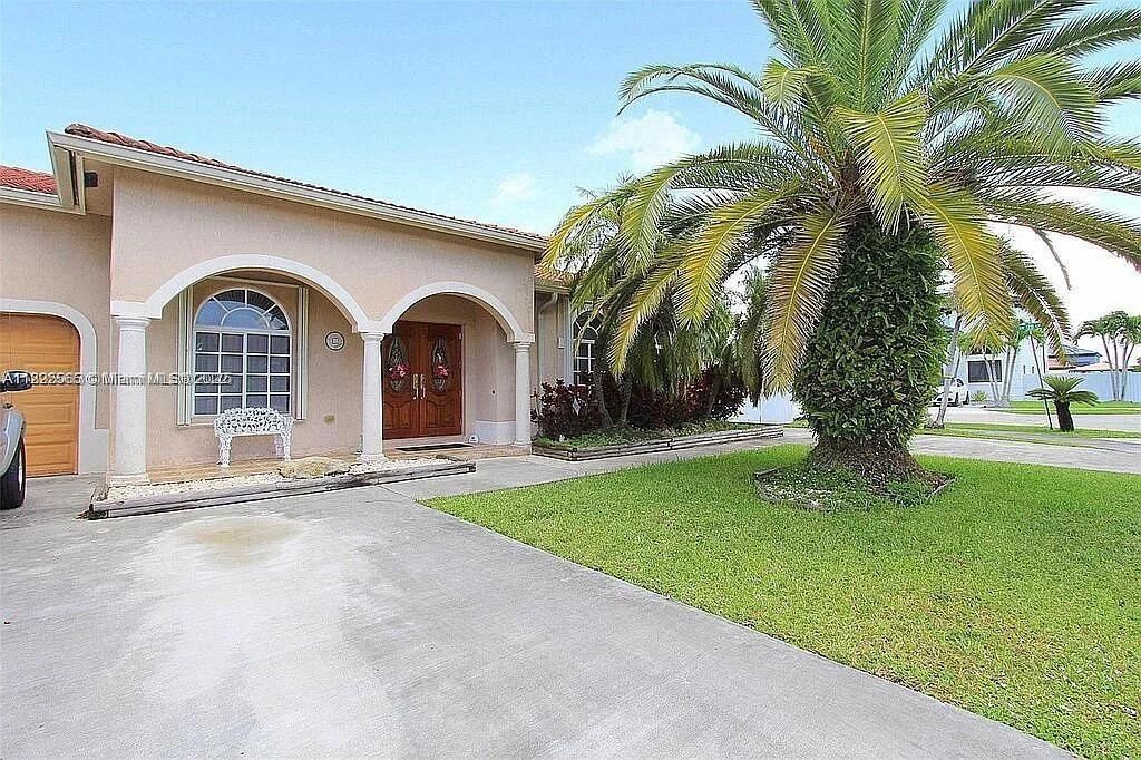 Active With Contract: $680,000 (4 beds, 2 baths, 1760 Square Feet)