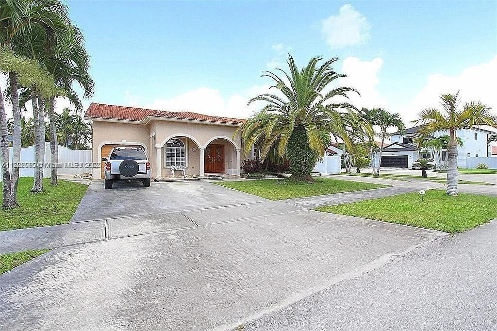 Active With Contract: $680,000 (4 beds, 2 baths, 1760 Square Feet)