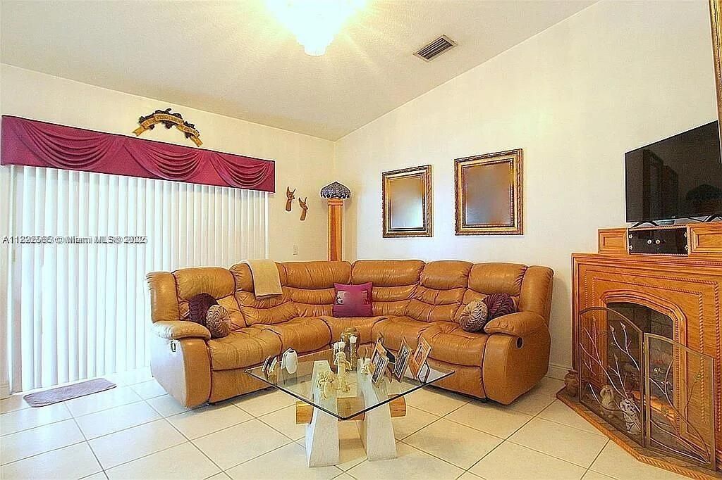 Active With Contract: $680,000 (4 beds, 2 baths, 1760 Square Feet)