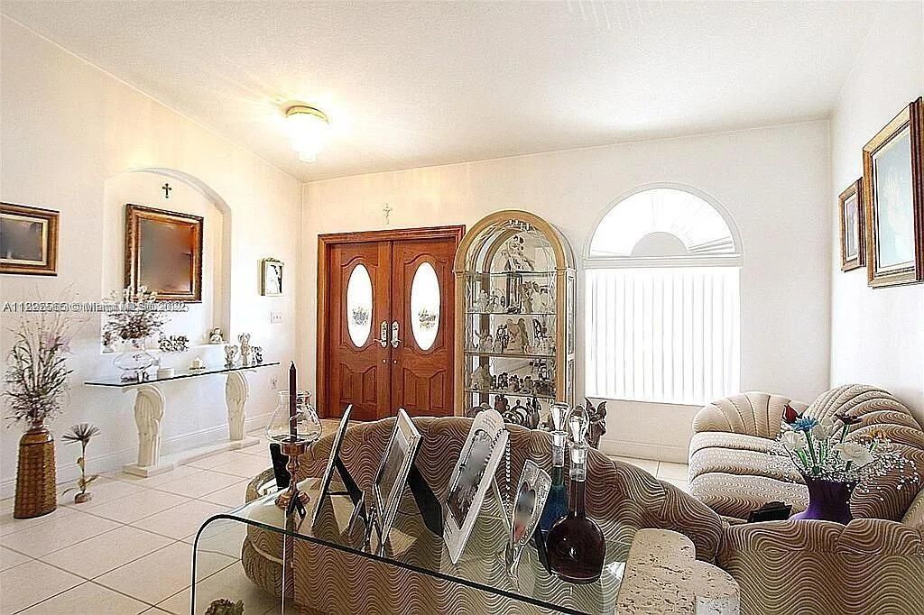 Active With Contract: $680,000 (4 beds, 2 baths, 1760 Square Feet)