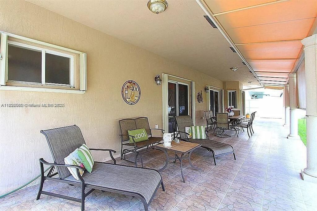 Active With Contract: $680,000 (4 beds, 2 baths, 1760 Square Feet)