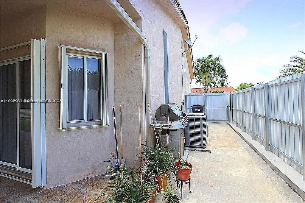 Active With Contract: $680,000 (4 beds, 2 baths, 1760 Square Feet)