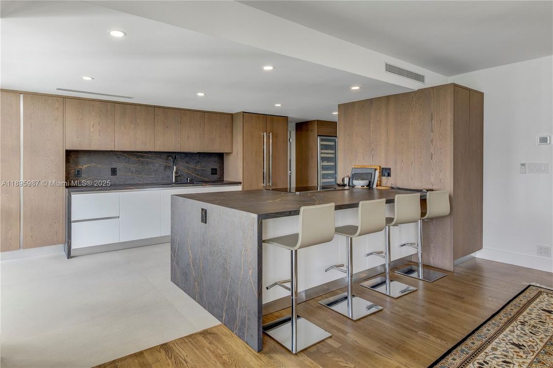 For Sale: $2,350,000 (3 beds, 4 baths, 2868 Square Feet)