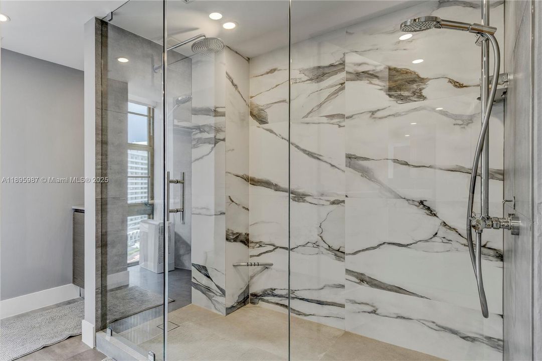 For Sale: $2,350,000 (3 beds, 4 baths, 2868 Square Feet)