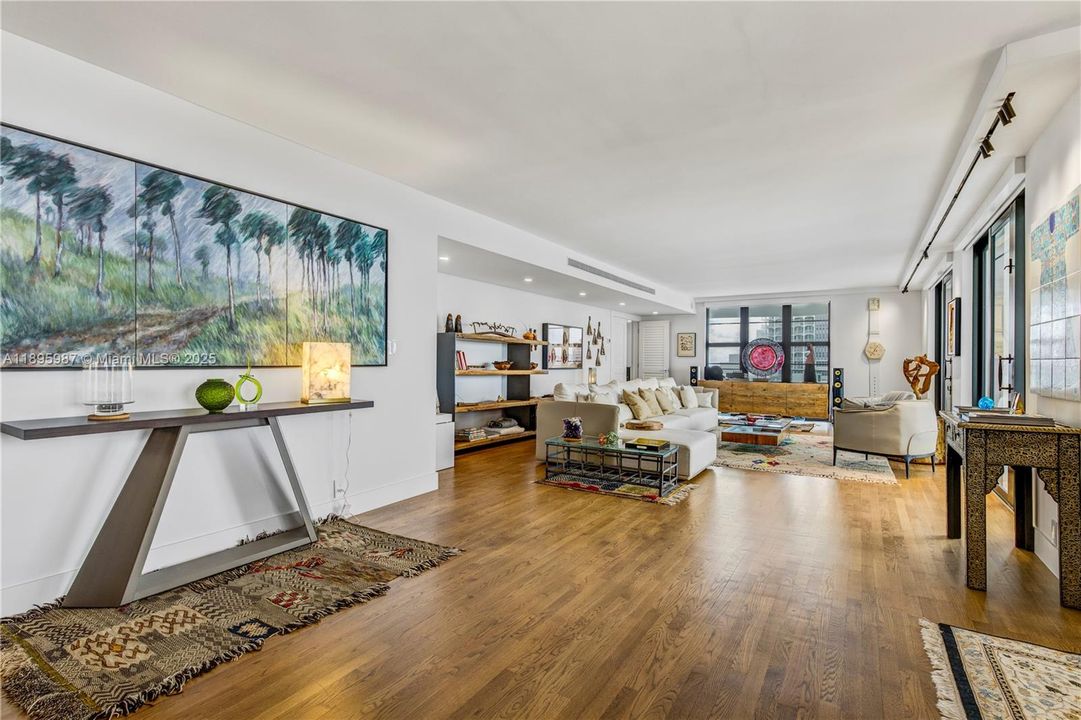 For Sale: $2,350,000 (3 beds, 4 baths, 2868 Square Feet)