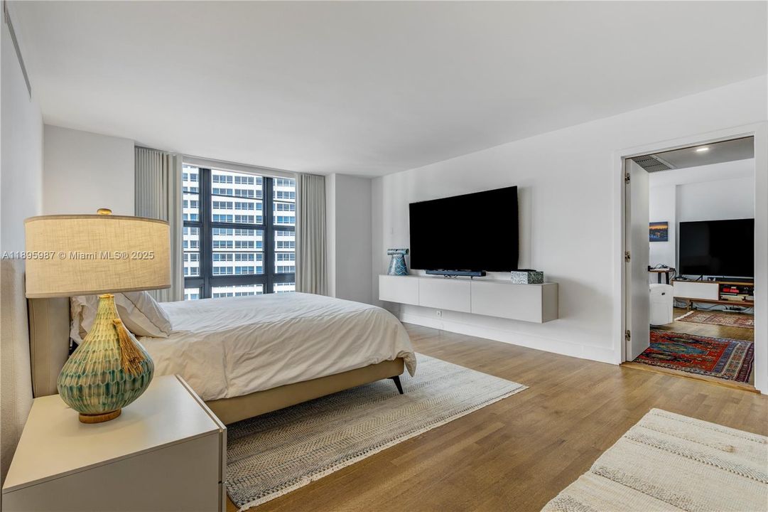 For Sale: $2,350,000 (3 beds, 4 baths, 2868 Square Feet)