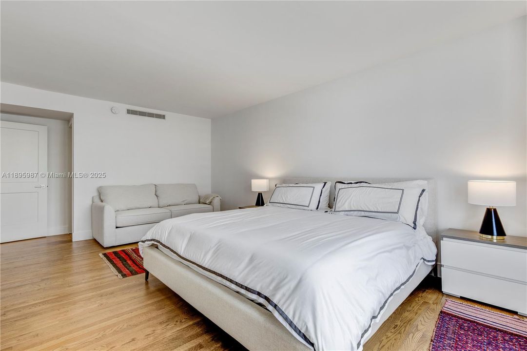 For Sale: $2,350,000 (3 beds, 4 baths, 2868 Square Feet)