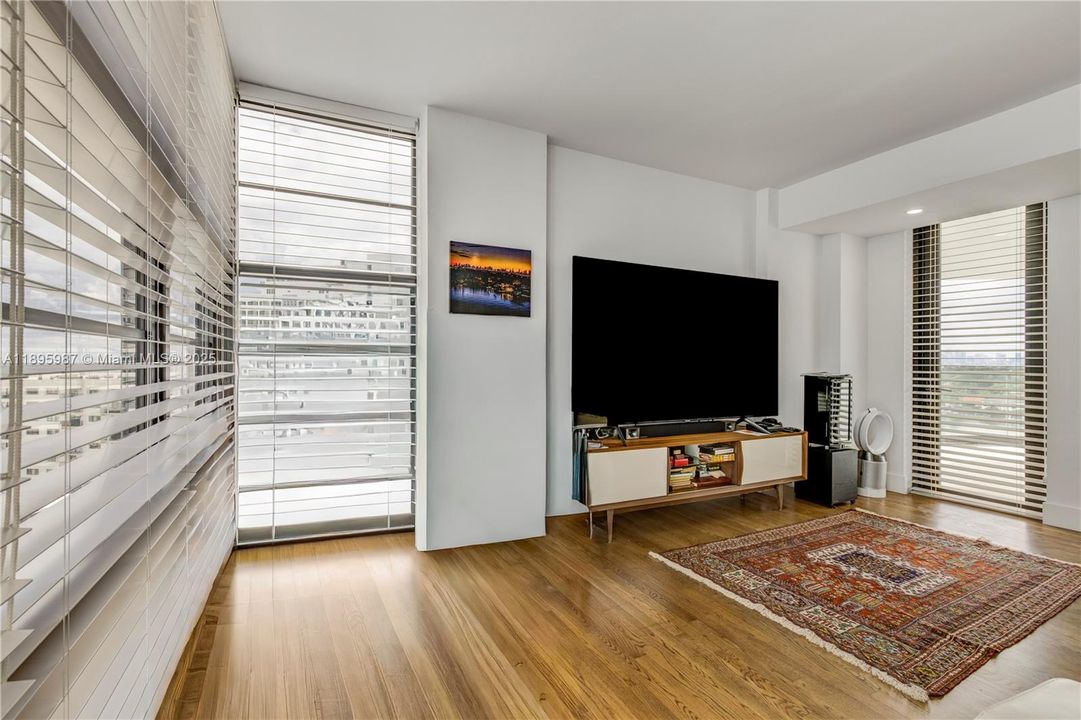 For Sale: $2,350,000 (3 beds, 4 baths, 2868 Square Feet)