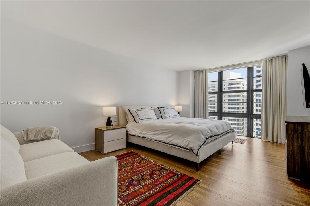 For Sale: $2,350,000 (3 beds, 4 baths, 2868 Square Feet)