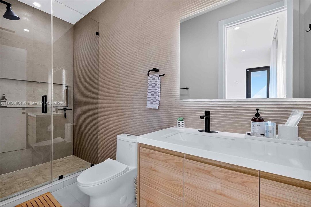 Active With Contract: $1,595,000 (4 beds, 3 baths, 2316 Square Feet)