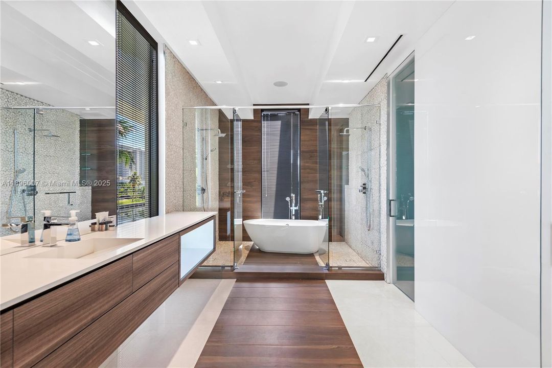 待售: $6,900,000 (6 贝兹, 6 浴室, 5793 平方英尺)