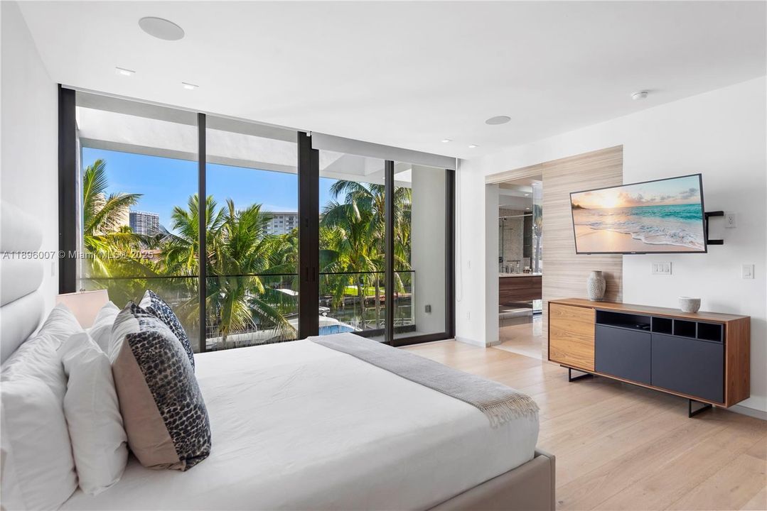 待售: $6,900,000 (6 贝兹, 6 浴室, 5793 平方英尺)