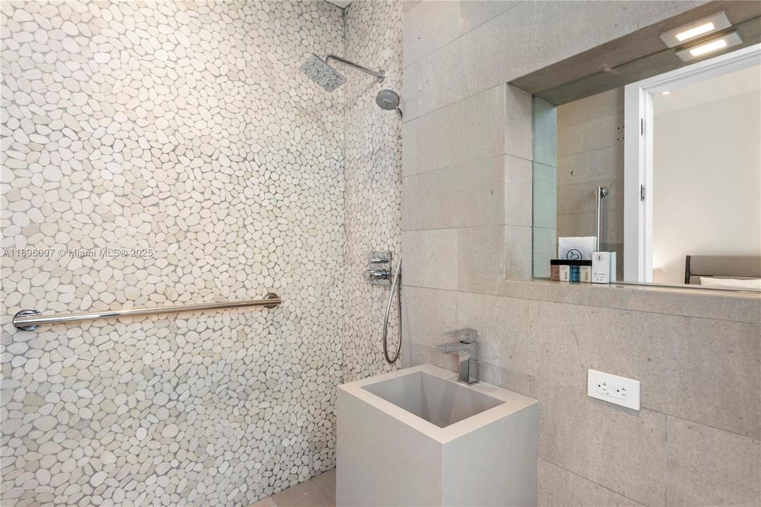 待售: $6,900,000 (6 贝兹, 6 浴室, 5793 平方英尺)