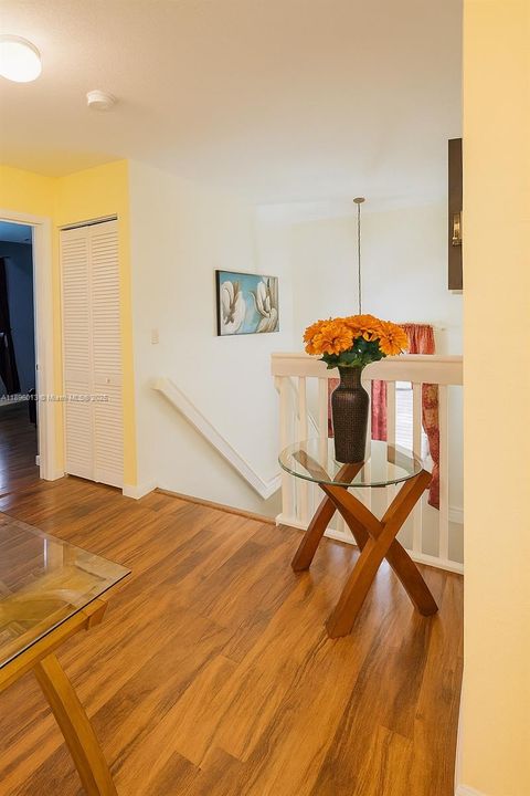 En Venta: $729,400 (5 camas, 3 baños, 2637 Pies cuadrados)