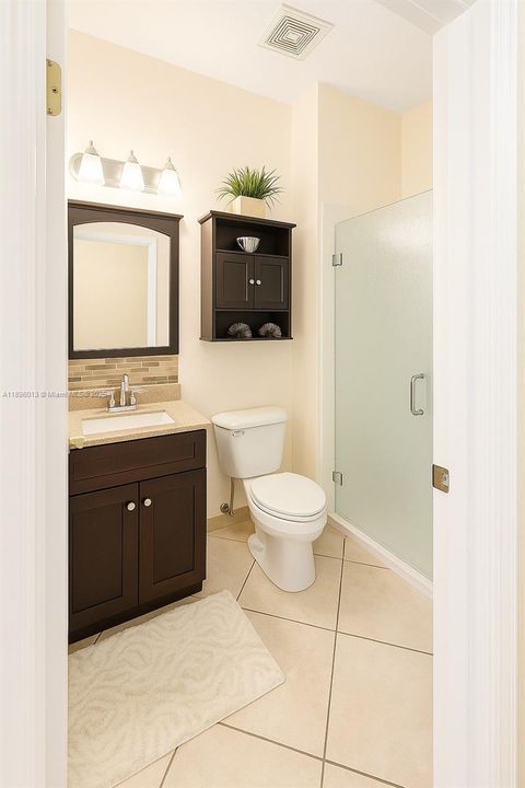 En Venta: $729,400 (5 camas, 3 baños, 2637 Pies cuadrados)