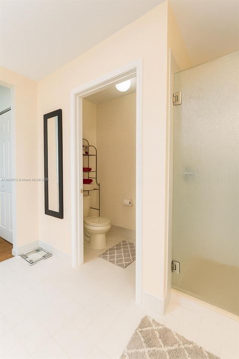 En Venta: $729,400 (5 camas, 3 baños, 2637 Pies cuadrados)