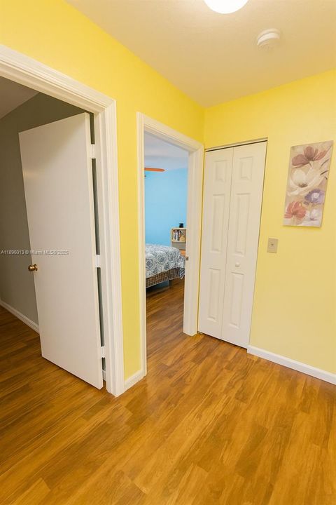 En Venta: $729,400 (5 camas, 3 baños, 2637 Pies cuadrados)