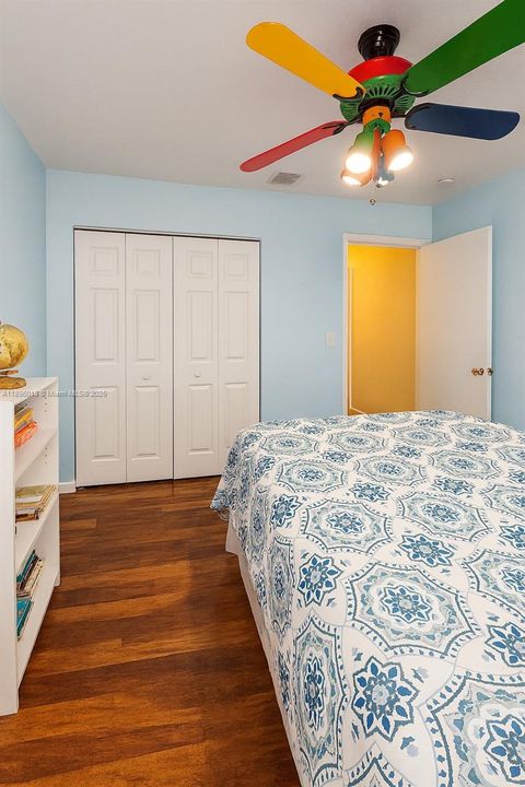 En Venta: $729,400 (5 camas, 3 baños, 2637 Pies cuadrados)