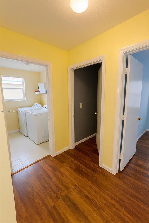 En Venta: $729,400 (5 camas, 3 baños, 2637 Pies cuadrados)