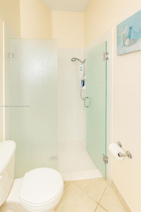 En Venta: $729,400 (5 camas, 3 baños, 2637 Pies cuadrados)