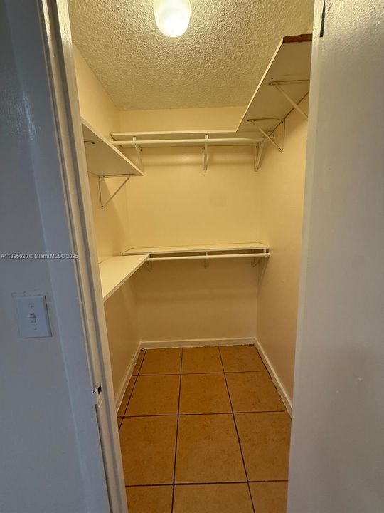 Recently Rented: $1,800 (2 beds, 2 baths, 1020 Square Feet)