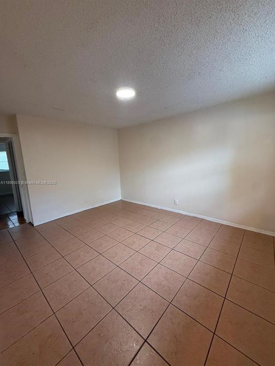 Recently Rented: $1,800 (2 beds, 2 baths, 1020 Square Feet)